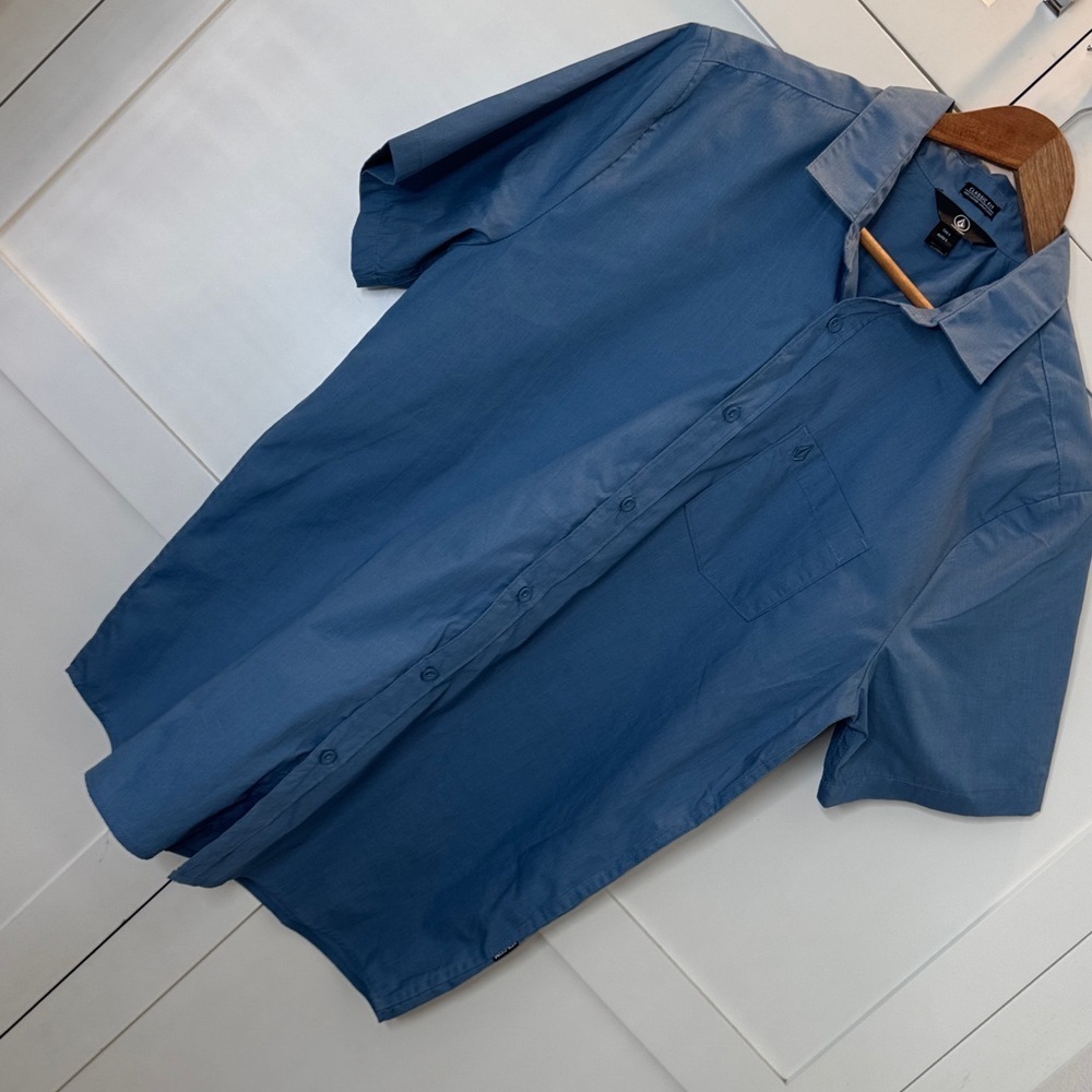 Volcom Blue Casual Button Down Shirt Large - Picture 3 of 8